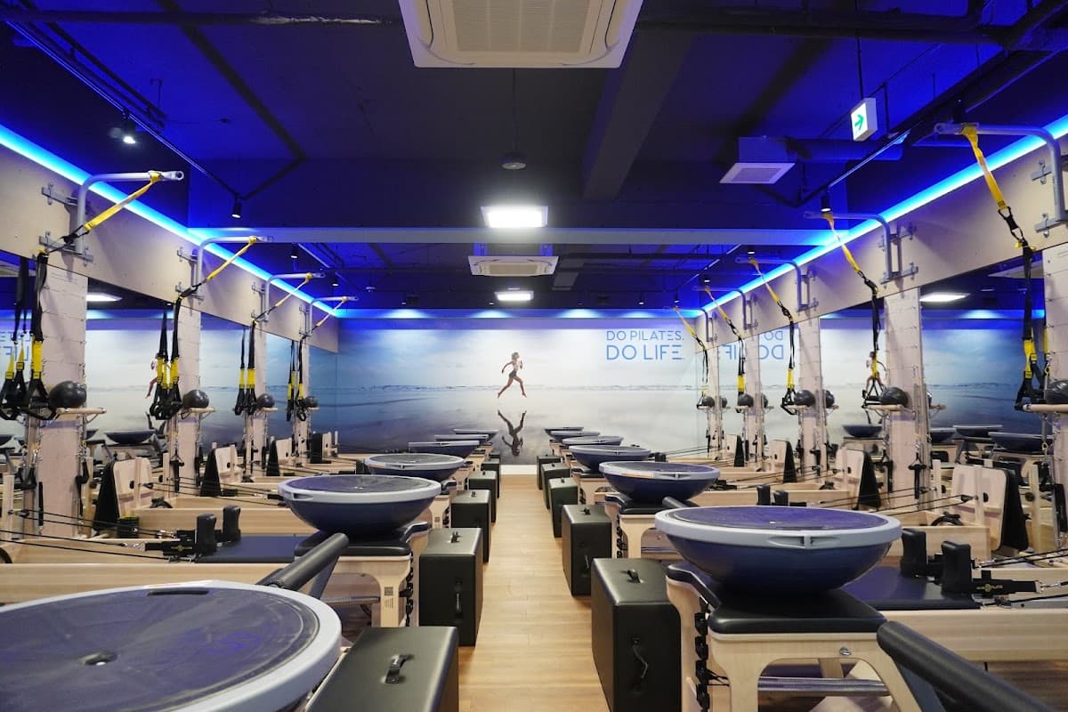 CLUB PILATES