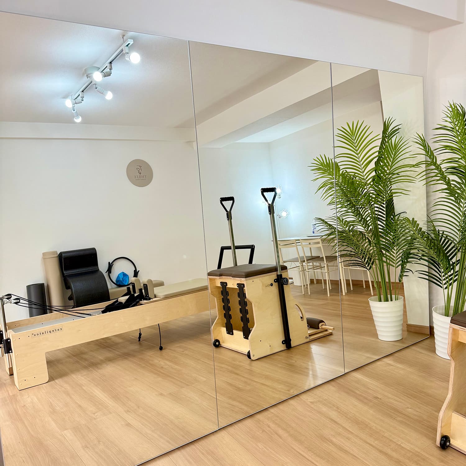 T-THREE 店舗画像